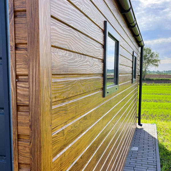 Garaż dwuspadowy Złoty dąb Premium 14m x 6m z wiatą widok boczny okna
