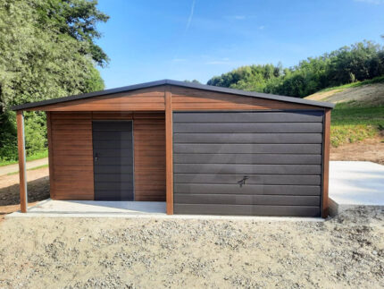Garaż blaszany z wnęką drewnopodobny Orzech 6m x 6m