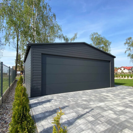 Garaże z bramą segmentową