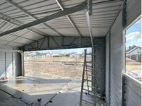 Garaż blaszany z bramą segmentową dwuspadowy 6m x 6m Grafit - obrazek 6