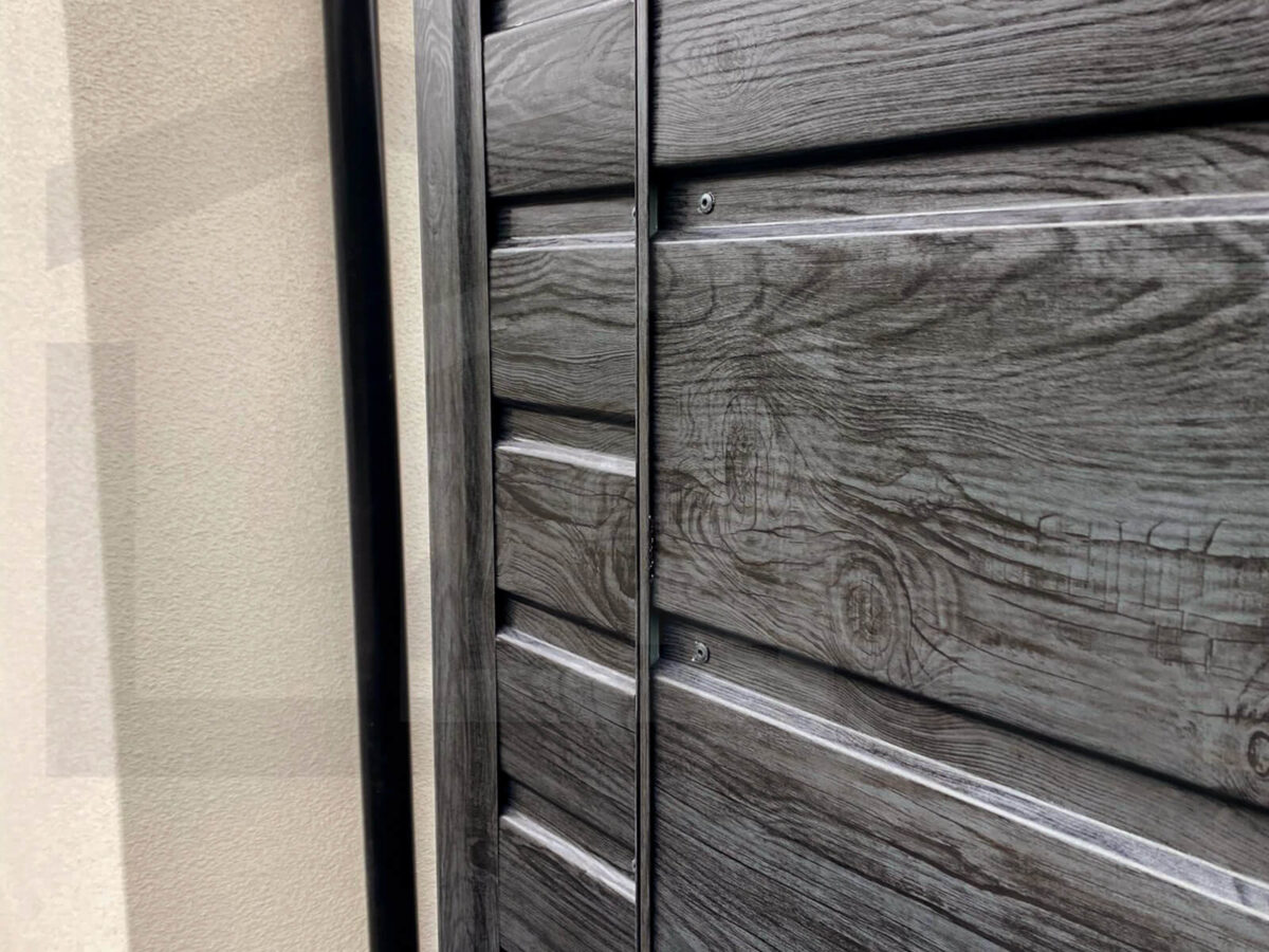 Domek narzędziowy dwuspadowy drewnopodobny Grafit zbliżenie