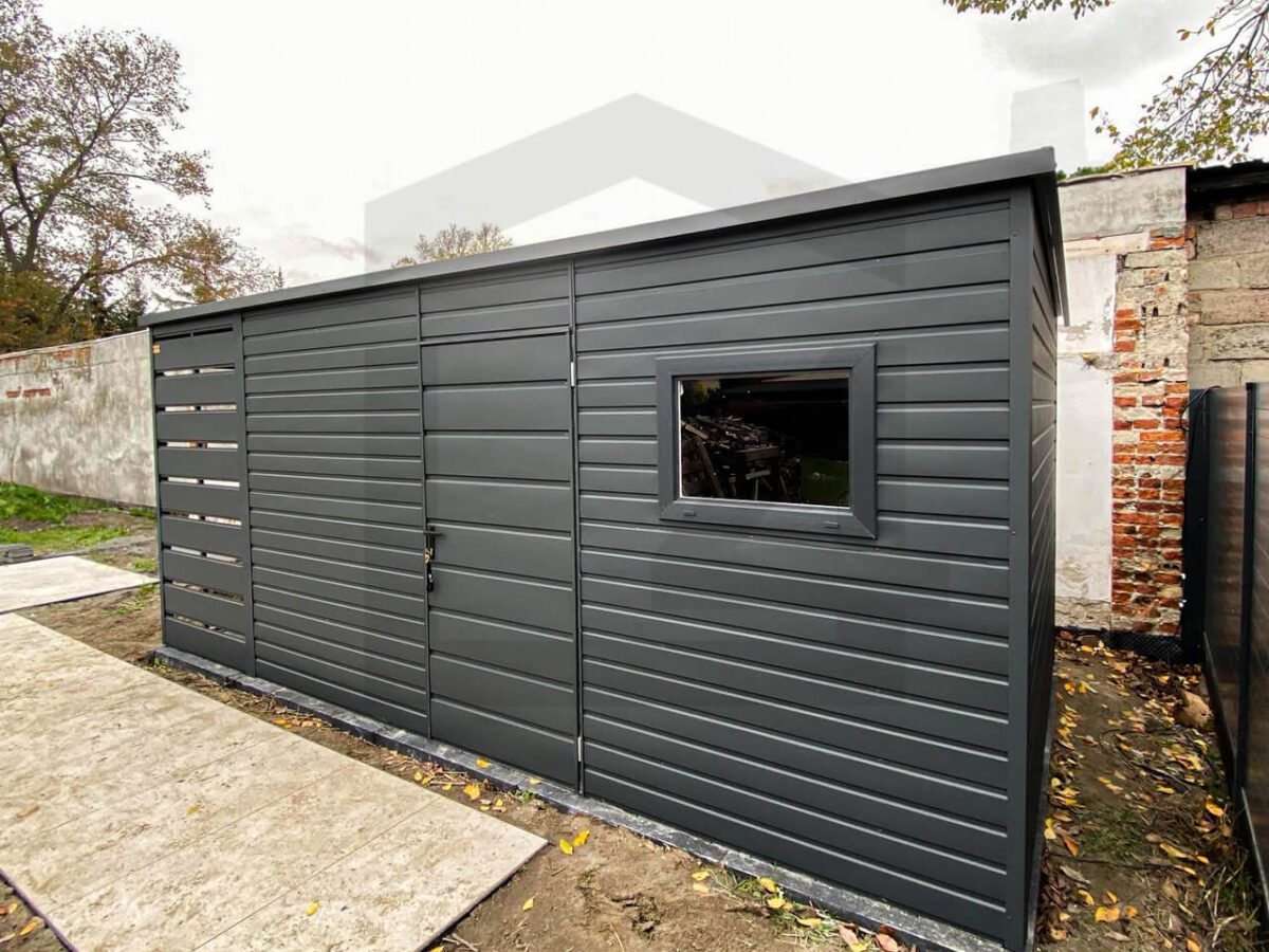 Domek narzędziowy jednospadowy 5,5m x 2,7m z drewutnią z paneli ażurowych