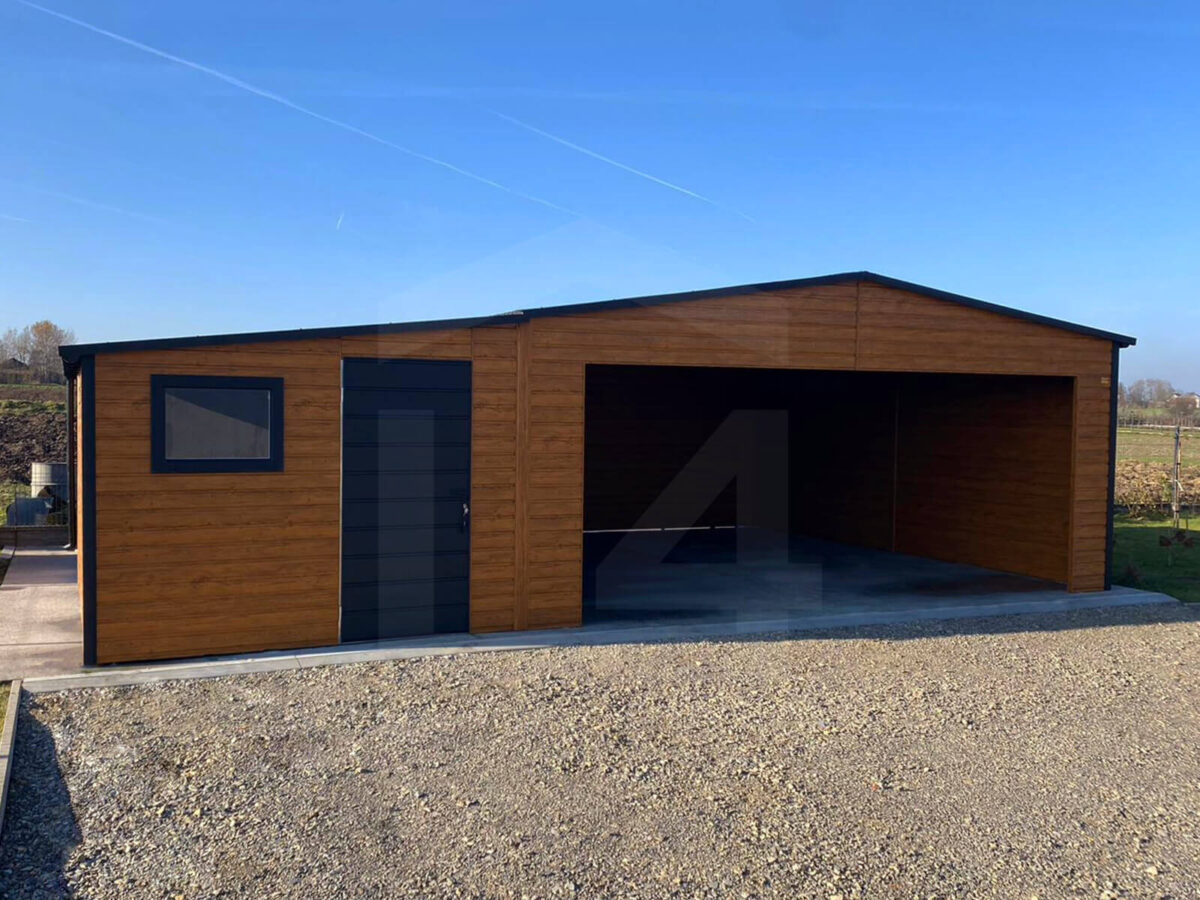 Wiata garażowa dwuspadowa 6 m x 5,8 m Multigloss z pomieszczeniem gospodarczym front