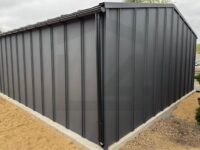 garaż blaszany rąbek stojący brama segmentowa dwuspadowy grafit czarny