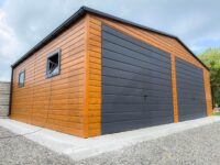 garaż blaszany dwuspadowy drewnopodobny multigloss z bramą uchylną grafit