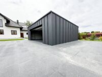 garaż blaszany blacha na rąbek stojący jednospadowy grafit brama segmentowa