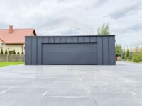 garaż blaszany blacha na rąbek stojący jednospadowy grafit brama segmentowa