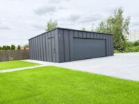 garaż blaszany blacha na rąbek stojący jednospadowy grafit brama segmentowa