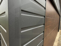 garaż blaszany jednospadowy brama segmentowa grafit orzech drewnopodobny