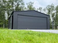 garaż blaszany z bramą segmentową grafit dach dwuspadowy