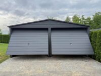 garaż blaszany 6x6 grafit dach dwuspadowy brama uchylna z bramami uchylnymi